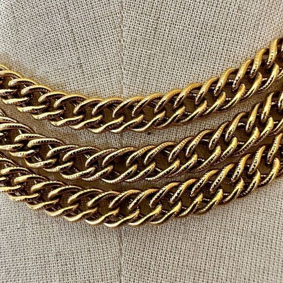 Monet vintage very long gold tone chain necklace - Picture 3 of 10